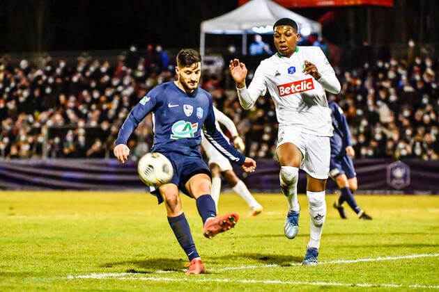 Victor Elissalt (bc) FOOTBALL : Bergerac vs St Etienne - 8eme de Finale de Coupe de France - Perigueux - Le 30 01 2022 ThierryBreton Panoramic 