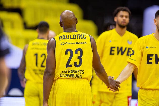 Oldenburg, Niedersachsen, DEU, 30.01.2022, Rickey Paulding (EWE Baskets Oldenburg). EWE Baskets Oldenburg vs. Telekom Baskets Bonn. 1. Basketball-Bundesliga Saison 2021 2022, 19. Spieltag, Grosse EWE Arena. EWE Baskets Oldenburg vs. Telekom Baskets Bonn