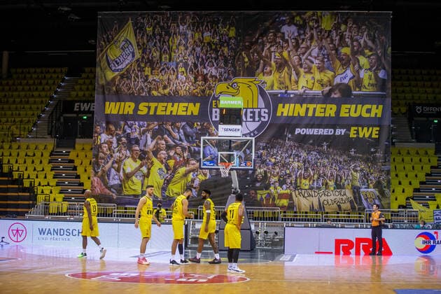 Oldenburg, Niedersachsen, DEU, 30.01.2022, EWE Baskets Oldenburg vs. Telekom Baskets Bonn. 1. Basketball-Bundesliga Saison 2021 2022, 19. Spieltag, Grosse EWE Arena. EWE Baskets Oldenburg vs. Telekom Baskets Bonn