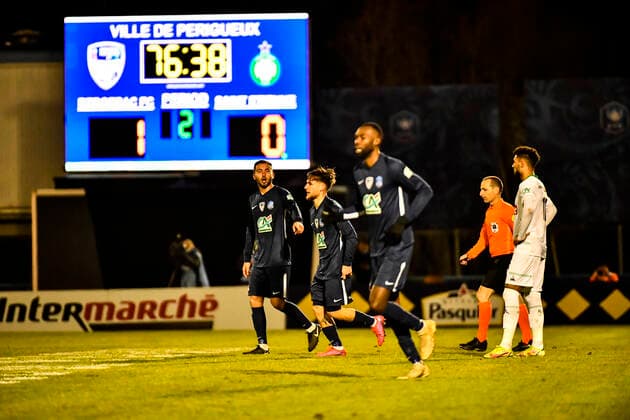 Joie but Romain Escarpit (bc) FOOTBALL : Bergerac vs St Etienne - 8eme de Finale de Coupe de France - Perigueux - Le 30 01 2022 ThierryBreton Panoramic 
