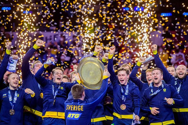 Bilder des Jahres 2022, Sport 01 Januar Sport Themen der Woche KW04 Sport Bilder des Tages 220130 Lucas Pellas of Sweden celebrate after the EHF European Handball Championship final between Sweden and Spain on January 30, 2022 in Budapest. Photo: Johanna Lundberg BILDBYRAN kod JL JL0238 bbeng ehf euro 2022 em 2022 european men?s handball championship 2022 handball handboll handbolls-em 2022 handball handball-em 2022 final sverige sweden spain spanien guld em-guld jubel *** 220130 Lucas Pellas of Sweden celebrate after the EHF European Handball Championship final between Sweden and Spain on January 30, 2022 in Budapest Photo Johanna Lundberg BILDBYRAN kod JL JL0238 bbeng ehf euro 2022 em 2022 european men handball s handball championship 2022 handball handboll handbolls em 2022 handball handball em 2022 final sweden sweden spain spain gold em gold cheer,  Copyright: JOHANNAxLUNDBERG BB220130JL179
