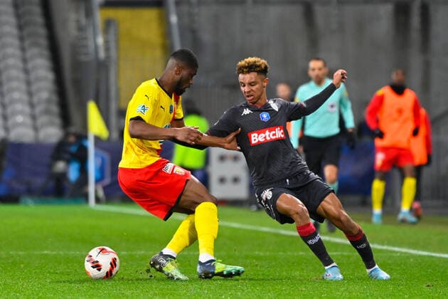Dip Sofiane ( 11 - Monaco ) - Kevin Danso ( 4 - Lens ) - FOOTBALL : Lens vs Monaco - Coupe de France - 30 01 2022 FedericoPestellini Panoramic 