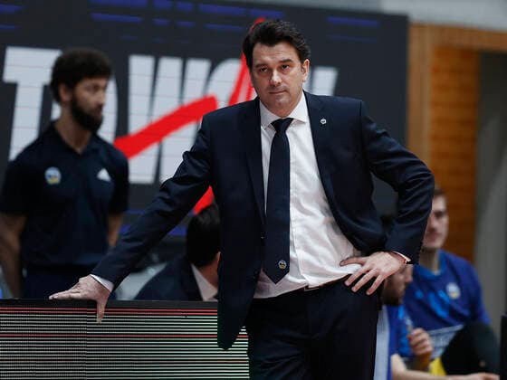 30.01.2022, Basketball, BBL, Hauptrunde, s.Oliver Wuerzburg - Alba Berlin, GER, Wuerzburg, tectake-Arena Bild v, li.: Head Coach: Israel Gonzalez(ALBA BERLIN) Copyright: HMBxMedia xHeikoxBecker