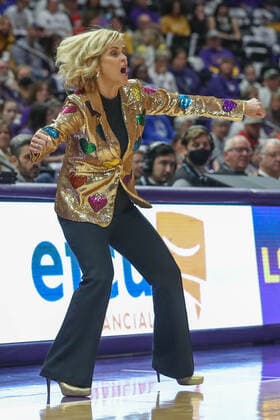 January 30, 2022: LSU Head Coach Kim Mulkey reacts after a basket late in the second half during NCAA, College League, USA Women s Basketball action between the Kentucky Wildcats and the LSU Tigers at the Pete Maravich Assembly Center in Baton Rouge, LA. CSM Baton Rouge USA - ZUMAc04_ 20220130_zaf_c04_159 Copyright: xJonathanxMailhesx