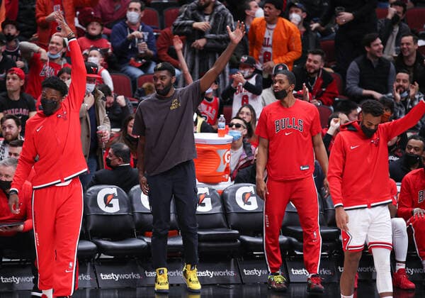 CHICAGO, IL - JANUARY 30: Chicago Bulls forward Patrick Williams (44) celebrates on the bench during a NBA, Basketball Herren, USA game between the Portland Trail Blazers and the Chicago Bulls on January 30, 2022 at the United Center in Chicago, IL. (Photo by Melissa Tamez Icon Sportswire) NBA: JAN 30 Trail Blazers at Bulls Icon22013048