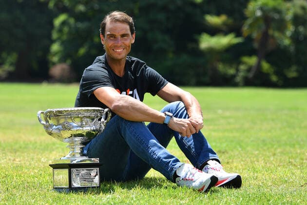 RAFAEL NADAL AUSTRALIAN OPEN 2022, Rafael Nadal of Spain poses for a photograph with the Norman Brookes Challenge Cup in Melbourne, Monday, January 31, 2022. Nadal won a record 21st Grand Slam and his second Australian Open title on Sunday after a thrilling five set victory over Daniil Medvedev of Russia. ( NO ARCHIVING, EDITORIAL USE ONLY, NO USE IN BOOKS WITHOUT CONSENT MELBOURNE VICTORIA AUSTRALIA  Copyright: xJOELxCARRETTx 20220131001618639619
