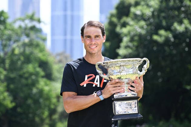 January 31, 2022: Rafael Nadal poses for photographs with the 2022 Australian Open trophy at Government House in Melbourne, Australia. Cal Media Melbourne Australia - ZUMAc04_ 20220131_zaf_c04_034 Copyright: xSydneyxLowx