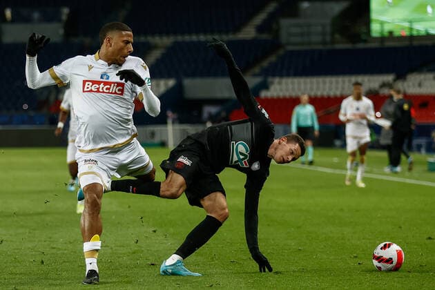 Jean-Clair Todibo (Nice) vs Julian Draxler (Paris Saint Germain) FOOTBALL : 8e finale de la Coupe de France - PSG vs OGC Nice - 31 01 2022 AurelienMorissard Panoramic 