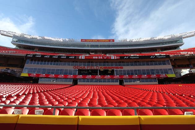 KANSAS CITY, MO - JANUARY 30: A general view of the stadium, press box and Super Bowl Champions sign before the AFC Championship game between the Cincinnati Bengals and Kansas City Chiefs on Jan 30, 2022 at GEHA Field at Arrowhead Stadium in Kansas City, MO. (Photo by Scott Winters Icon Sportswire) NFL, American Football Herren, USA JAN 30 AFC Conference Championship - Bengals at Chiefs Icon2201300109