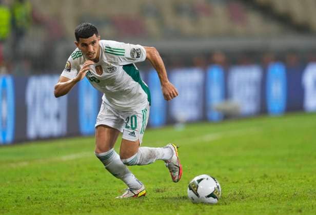 Douala, Cameroon, January, 16, 2022: Youcef Atal of Algeria during Algeria versus Equatorial Guinea- Africa Cup of Nations at Japoma stadium. Kim Price CSM. Douala Cameroon - ZUMAc04_ 20220116_zaf_c04_512 Copyright: xUlrikxPedersenx