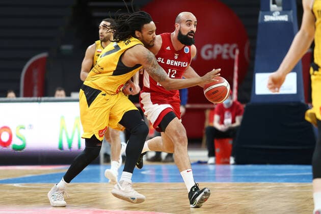 2022.02.02 Sopot Koszykowka FIBA Europe Cup TOP16 sezon 2021 2022 Trefl Sopot - Benfica Lizbona N z Deandre Davis Makram Ben Romdhane Foto Piotr Matusewicz PressFocus 2022.02.02 Sopot Basketball FIBA Europe Cup season 2021 2022 Trefl Sopot - Benfica Lizbona Deandre Davis Makram Ben Romdhane Credit: Piotr Matusewicz PressFocus NEWSPIX.PL --- Newspix.pl  20220202_PF_PM015