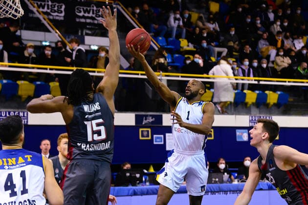 William CUMMINGS ( 1 - Metropolitans 92 ) - Alan Williams ( 15 - Lokomotiv Krasnodar ) - BASKET : Metropolitans 92 vs Lokomotiv Krasnodar - Eurocup - 02 02 2022 FedericoPestellini Panoramic 