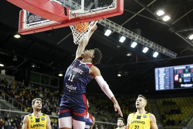 Matt Mitchell 11 BASKET BALL : SIG Strasbourg vs Tenerife - Ligue des Champions - 02 02 2022 ElyxandroCegarra Panoramic 
