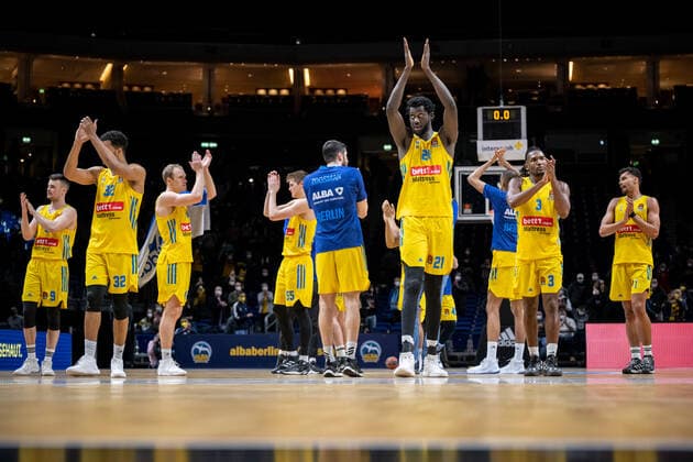 Basketball Berlin 02.02.2022 Saison 2021 2022 Euroleague Regular Season Alba Berlin - UNICS Kazan Jubel Team Alba nach dem Sieg