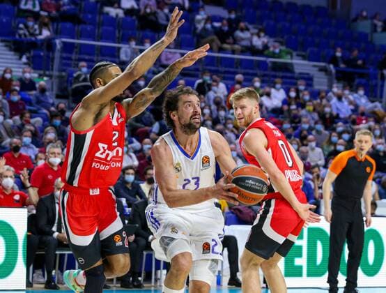 2nd February 2022; Wizink Center; Madrid; Spain; Turkish Airlines Euroleague Basketball; Real Madrid vs Olympiacos Piraeus; Sergio Llull (Madrid) and Tyler Dorsey (Olympiacos) 900 Cordon Press