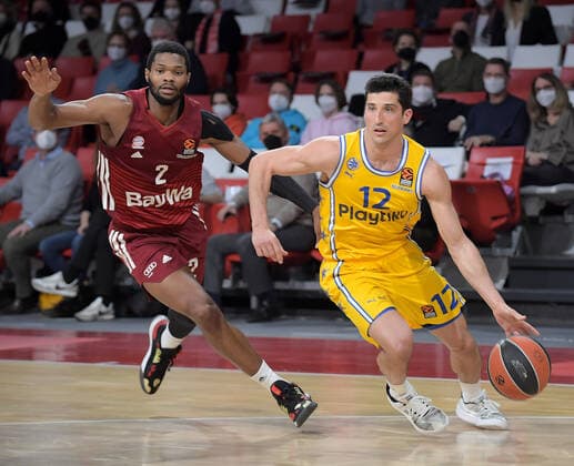 03.02.2022, xemx, Basketball Euroleague, FC Bayern Muenchen - Maccabi Electra Tel Aviv emspor, v.l. Corey Walden (FC Bayern Basketball), John Dibartolomeo (Maccabi Electra Tel Aviv) Muenchen