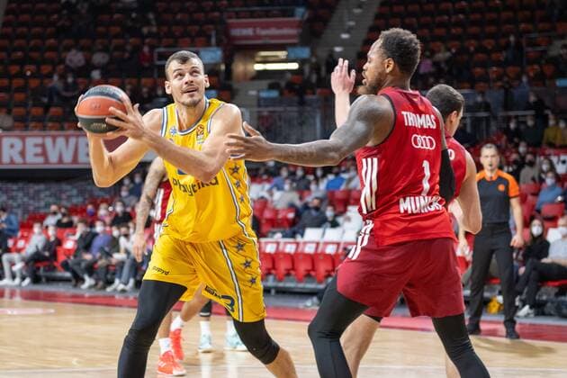 Ido Menchel 3 (Maccabi Fox Tel Aviv), Thomas Deshaun 1 (FC Bayern), FC Bayern Basketball vs. Maccabi Fox Tel Aviv, Euroleague, 03.02.2022 Muenchen Bayern Deutschland