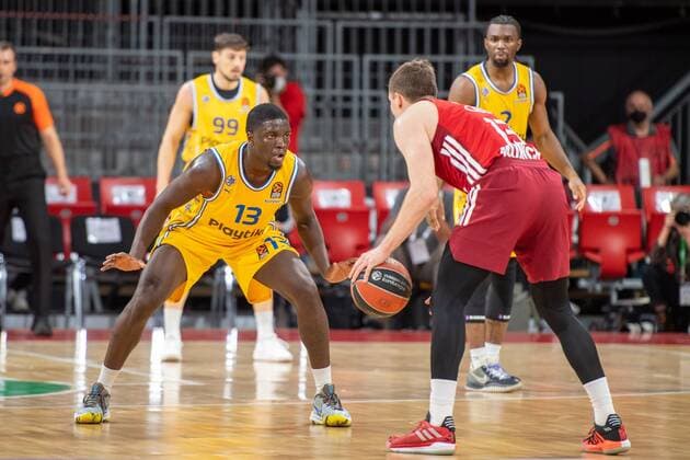 Khyri Thomas 13 (Maccabi Fox Tel Aviv), Andreas Obst 13 (FC Bayern), FC Bayern Basketball vs. Maccabi Fox Tel Aviv, Euroleague, 03.02.2022 Muenchen Bayern Deutschland