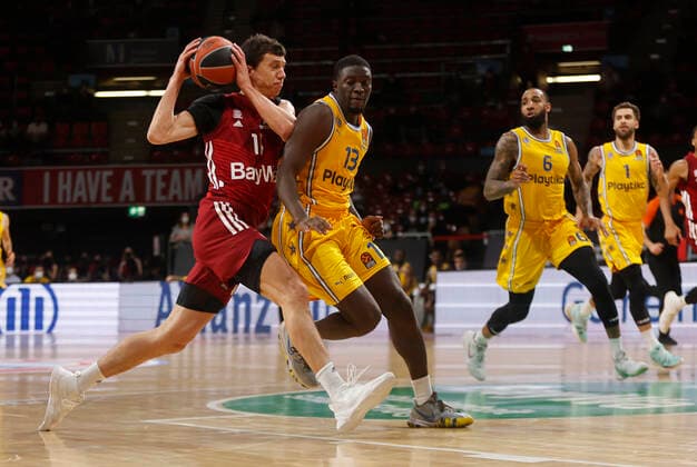 03.02.2022, Basketball Euroleague, FC Bayern Basketball vs Maccabi Tel Aviv, Muenchen, Basketball, im Bild: Vladimir Lucic (FCB Basketball), Khyri Thomas (Maccabi Tel Aviv), Derrick Williams (Maccabi Tel Aviv), Scottie Wilbekin (Maccabi Tel Aviv)