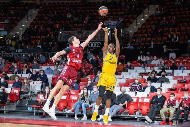 Vladimir Lucic 11 (FC Bayern), James Nunnally 21 (Maccabi Fox Tel Aviv), FC Bayern Basketball vs. Maccabi Fox Tel Aviv, Euroleague, 03.02.2022 Muenchen Bayern Deutschland