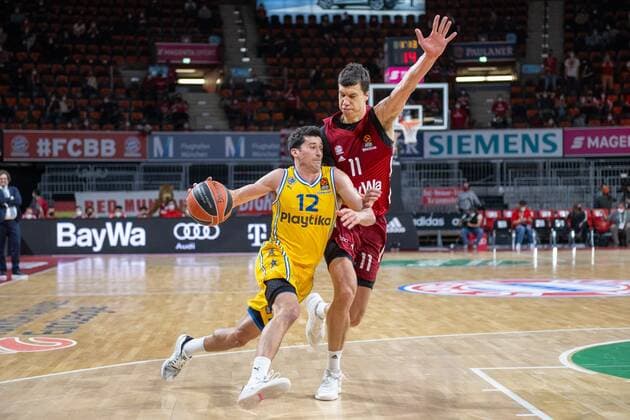 John DiBartolomeo 12 (Maccabi Fox Tel Aviv), Vladimir Lucic 11 (FC Bayern), FC Bayern Basketball vs. Maccabi Fox Tel Aviv, Euroleague, 03.02.2022 Muenchen Bayern Deutschland