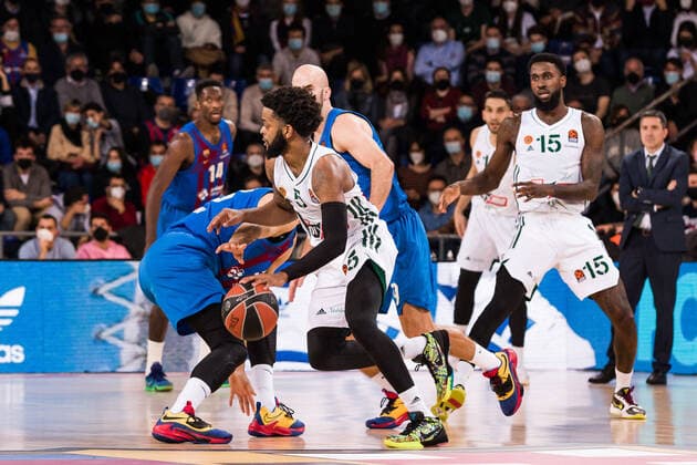 February 3, 2022, Barcelona, Barcelona, Spain: Daryl Macon Jr. of Panathinaikos OPAP Athens in action during the Turkish Airlines EuroLeague match between FC Barcelona, Barca and Panathinaikos OPAP Athens at Palau Blaugrana on February 03, 2022 in Barcelona, Spain. Barcelona Spain - ZUMAa181 20220203_zaa_a181_025 Copyright: xJavierxBorregox