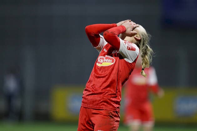 FLYERALARM Frauen-Bundesliga; TSG 1899 Hoffenheim - 1. FC Koeln; 04.02.2022 Weronika Zawistowska ( 24, 1. FC Koeln) hadert nach vergebener Torchance zum 1:2, FLYERALARM Frauen-Bundesliga, TSG 1899 Hoffenheim - 1. FC Koeln, 04.02.2022, Sinsheim, Dietmar-Hopp-Stadion Copyright: xBEAUTIFULxSPORTS JulienxChristx