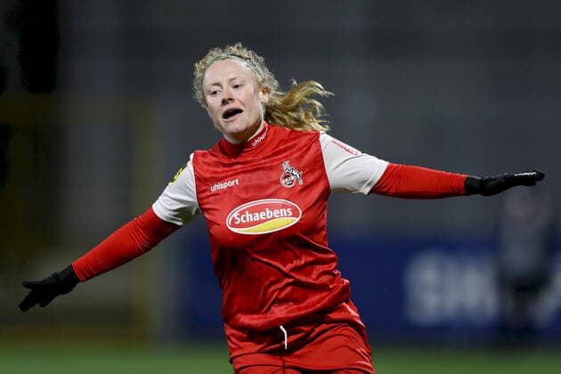 FLYERALARM Frauen-Bundesliga; TSG 1899 Hoffenheim - 1. FC Koeln; 04.02.2022 Amber Barrett ( 22, 1. FC Koeln) jubelt ueber das 1:1, FLYERALARM Frauen-Bundesliga, TSG 1899 Hoffenheim - 1. FC Koeln, 04.02.2022, Sinsheim, Dietmar-Hopp-Stadion Copyright: xBEAUTIFULxSPORTS JulienxChristx