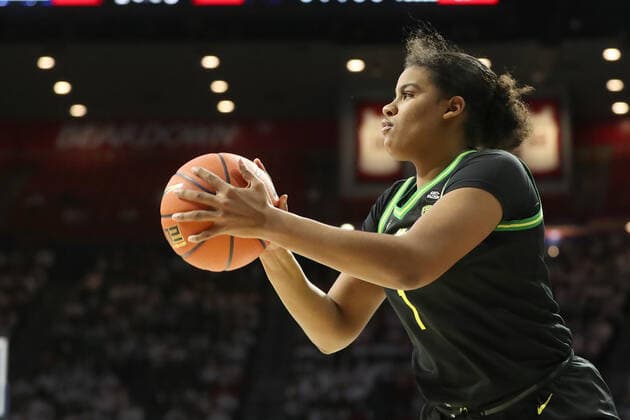 TUCSON, AZ - FEBRUARY 04: University of Oregon Ducks Forward 1 Nyara Sabally during the second half of a basketball game between the Oregon Ducks and the University of Arizona Wildcats on February 04, 2022, at McKale Center in Tucson, Arizona. (Photo by Christopher Hook Icon Sportswire) COLLEGE BASKETBALL: FEB 04 Women s - Oregon at Arizona Icon22020423