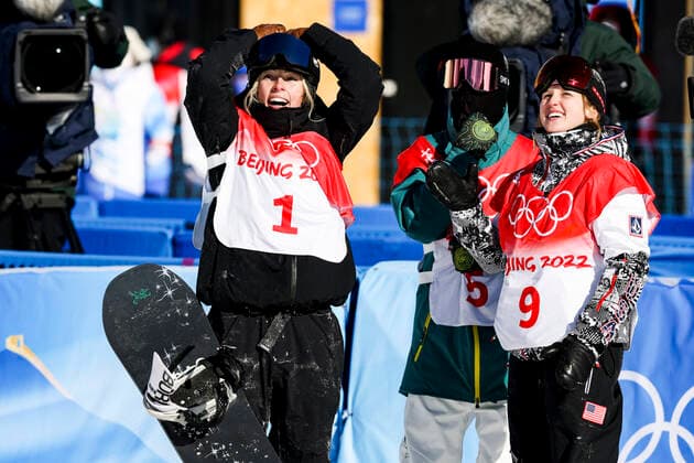 OLYMPICS - Winter Olympic Games, Olympische Spiele, Olympia, OS Beijing 2022 ZHANGJIAKOU,CHINA,06.FEB.22 - OLYMPICS, SNOWBOARDING - Winter Olympic Games Beijing 2022, slopestyle, ladies. Image shows Zoi Sadowski Synnott (NZL), Tess Coady (AUS) and Julia Marino (USA).  GEPAxpictures xPatrickxSteiner