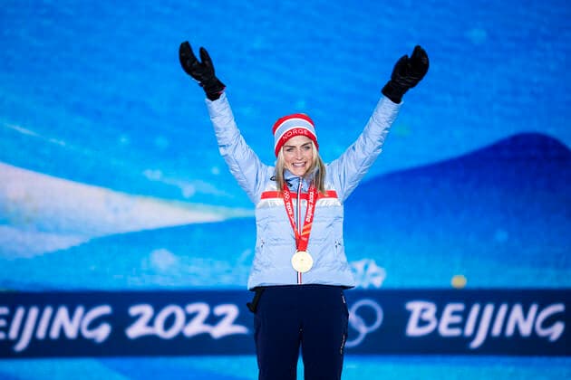 Sport Bilder des Tages 220206 Therese Johaug of Norway celebrates at the medal ceremony for women s cross country skiing skiathlon during day 2 of the 2022 Winter Olympics on February 6, 2022 in Zhangjiakou. Photo: Joel Marklund BILDBYRAN kod JM JM0272 bbeng Olympic Games, Olympische Spiele, Olympia, OS olympics winter olympics os ol olympiska spel vinter-os olympiske leker peking peking 2022 beijing 2022 beijing 2022 olympic games beijing 2022 winter olympic games peking-os beijing-ol vinter-ol medaljceremoni medaljeseremoni medal ceremony norge jubel Copyright: JOELxMARKLUND BB220206JM032
