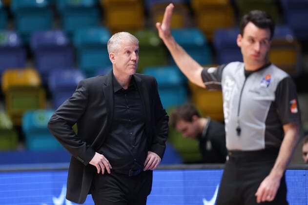 Fraport Skyliners - MHP Riesen Ludwigsburg, easyCredit-BBL Headcoach John Patrick (Ludwigsburg). Basketball-Spiel des easyCredit BBL zwischen den Fraport Skyliners und den MHP Riesen Ludwigsburg am 6. Februar 2022 in der Ballsporthalle in Frankfurt am Main., Frankfurt am Main Hessen Deutschland Ballsporthalle