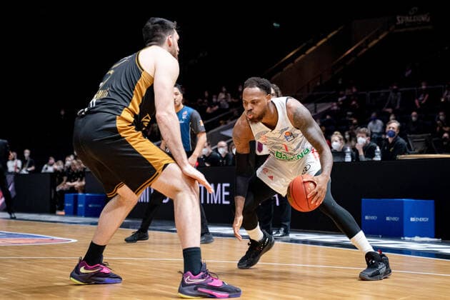 Demond Greene (Trainerassistent FC Bayern Muenchen Basketball) Basketball Loewen Braunschweig - FC Bayern Muenchen Basketball Basketball Loewen Braunschweig - FC Bayern Muenchen Basketball, Basketball, BBL, Saison 2020 2021, 06.02.2022 Braunschweig Copyright: xEibner-Pressefoto DanielxReineltx EP_DRT