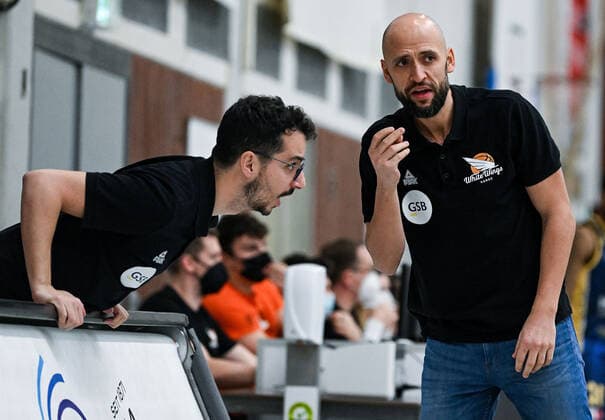 06.02.2022, xpsx, Basketball 2.Bundesliga Pro B, White Wings Hanau - SV Oberhaching Tropics v.l. Trainer Head Coach Kamil Stanislaw Piechucki (Hanau) Hanau Hessen Deutschland (DEU)