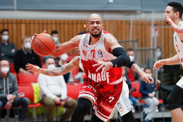 06.02.2022, s.Oliver Wuerzburg vs. Brose Bamberg, easyCredit BBL, 20. Spieltag, GER, Wuerzburg, tectake-ARENA, Bild: Alex King (s.Oliver Wuerzburg) Copyright: HMBxMedia xJulienxBecker
