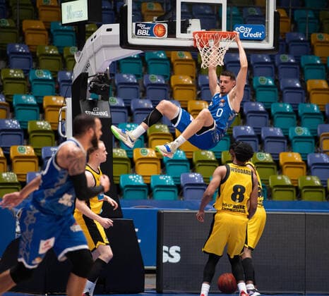 06.02.2022, xsltx, Basketball BBL Bundesliga, Frankfurt Skyliners - MHP Riesen Ludwigsburg emspor, Mitte: Dunk von Lukas Wank- Shoot Guard (Fraport Skyliners) (DFL DFB REGULATIONS PROHIBIT ANY USE OF PHOTOGRAPHS as IMAGE SEQUENCES and or QUASI-VIDEO) Frankfurt am Main