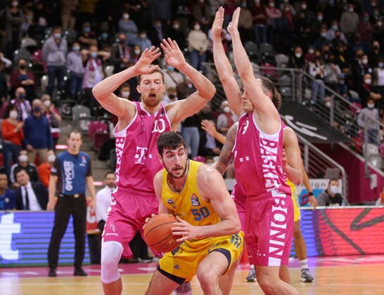 Telekom Baskets Bonn vs. Yovel Zoosman ALBA BERLIN easyCredit BBL 1. Bundesliga , Saison 2021 2022 , Hauptrunde 20. Spieltag