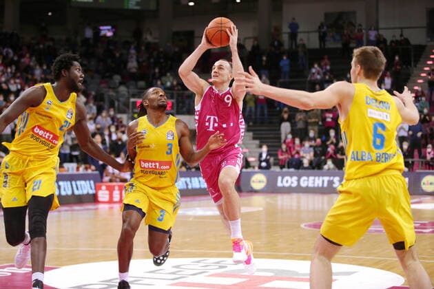 Karsten Tadda Telekom Baskets Bonn vs. ALBA BERLIN easyCredit BBL 1. Bundesliga , Saison 2021 2022 , Hauptrunde 20. Spieltag