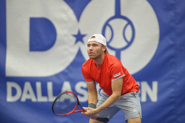 Tennis, ATP-Turnier in Dallas DALLAS, TX - FEBRUARY 06: Bjorn Fratangelo (USA) awaits the serve during the qualifying round of the Dallas Open on February 6, 2022 at the Styslinger Altec Tennis Complex in Dallas, TX. (Photo by George Walker Icon Sportswire) TENNIS: FEB 06 Dallas Open Icon22020636