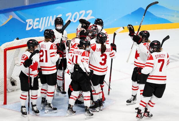 BEIJING, CHINA - FEBRUARY 7, 2022: Players of Canada celebrate victory in a women s Group A Ice hockey, Eishockey match against the ROC Team at the 2022 Winter Olympic Games, Olympische Spiele, Olympia, OS at the Wukesong Sports Centre. Anton Novoderezhkin TASS  TS121B5A