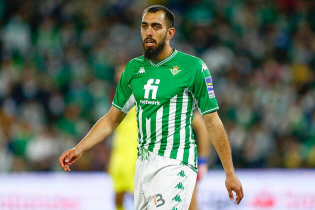 ESP: Real Betis-Villarreal CF. La Liga Santander Borja Iglesias of Real BetisPau Torres of Villarreal CF celebrates after scoring the 0-1 during the La Liga match between Real Betis and Villarreal CF played at Benito Villamarin Stadium on February, 2022 in Sevilla, Spain. kpng Copyright: xAntonioxPozox xPRESSINPHOTOx AP_220206_582