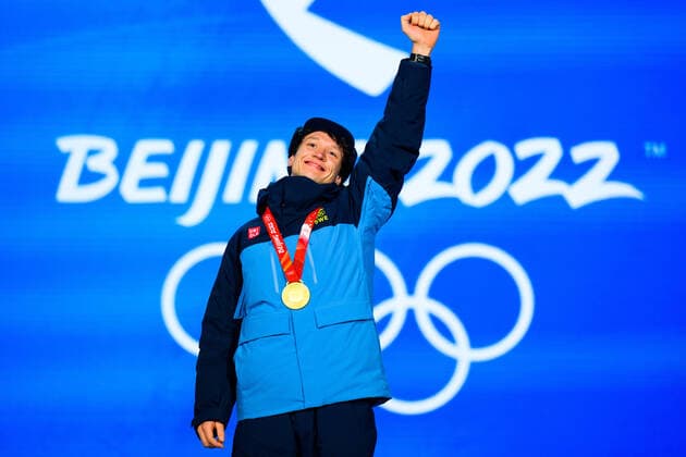 Sport Bilder des Tages 220207 Nils van der Poel of Sweden celebrates with gold medal at the medal ceremony for men s 5000 meter Speed skating, Eisschnelllauf during day 3 of the 2022 Winter Olympics on February 7, 2022 in Beijing. Photo: Mathias Bergeld BILDBYRAN kod MB MB0311 Olympic Games, Olympische Spiele, Olympia, OS olympics winter olympics os ol olympiska spel vinter-os olympiske leker peking peking 2022 beijing 2022 beijing 2022 olympic games beijing 2022 winter olympic games peking-os beijing-ol vinter-ol 3 bbeng medaljceremoni medaljeseremoni medal ceremony celebration jubel sverige sweden guld Copyright: MATHIASxBERGELD BB220207MB081