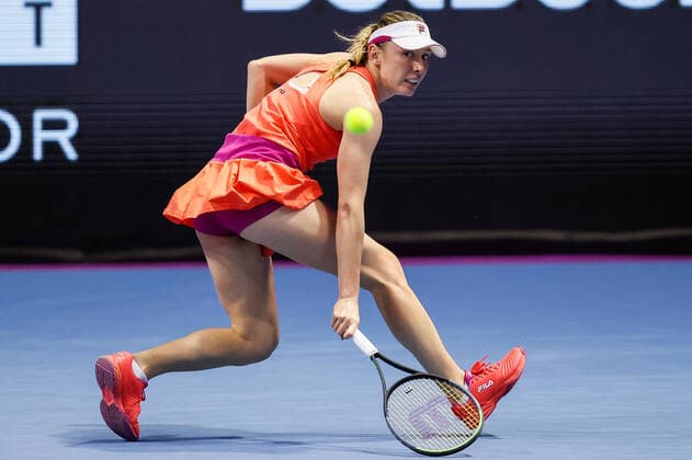 St. Petersburg Ladies Trophy 2022 - Day One Ekaterina Alexandrova of Russia returns the ball to Camila Giorgi of Italy during the women s singles Round of 32 match of the WTA, Tennis Damen 500 St. Petersburg Ladies Trophy 2022 International Tennis Tournament on February 7, 2022 at the Sibur Arena in Saint Petersburg, Russia. Saint Petersburg Russia  Copyright: xMikexKireevx originalFilename:kireev-stpeters220207_npp4N.jpg