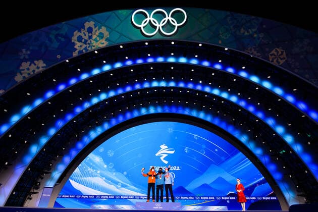 220207 Patrick Roest of Netherland, Nils van der Poel of Sweden and Hallgeir Engebraten of Norway celebrating at the medal ceremony for men s 5000 meter Speed skating, Eisschnelllauf during day 3 of the 2022 Winter Olympics on February 7, 2022 in Beijing. Photo: Mathias Bergeld BILDBYRAN kod MB MB0311 Olympic Games, Olympische Spiele, Olympia, OS olympics winter olympics os ol olympiska spel vinter-os olympiske leker peking peking 2022 beijing 2022 beijing 2022 olympic games beijing 2022 winter olympic games peking-os beijing-ol vinter-ol 3 bbeng medaljceremoni medaljeseremoni medal ceremony celebrating jubel guld brons sverige sweden norge norway Copyright: MATHIASxBERGELD BB220207MB093