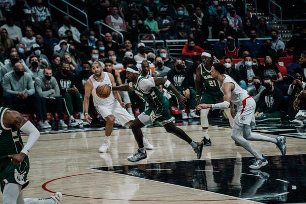 06.02.2022, USA, Los Angeles, crypto.com Arena, Basketball Herren, NBA, Basketball Herren, USA Saison 2021 2022, Los Angeles Clippers - Milwaukee Bucks Rodney Hood (Bucks, mi.)