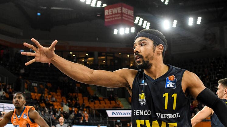 GER, BBL, ratiopharm ulm vs EWE Baskets Oldenburg 07.02.2022, ratiopharm arena, Neu-Ulm, GER, BBL, ratiopharm ulm vs EWE Baskets Oldenburg, im Bild Phil Pressey (Oldenburg, 11)