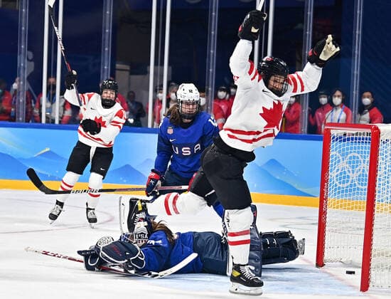 (220208) -- BEIJING, Feb. 8, 2022 -- Jamie Lee Rattray (1st R) of Canada scores during the Ice hockey, Eishockey women s preliminary round group A match between Canada and the United States at Wukesong Sports Centre in Beijing, capital of China, Feb. 8, 2022. ) (BEIJING2022)CHINA-BEIJING-OLYMPIC Winter games, Winterspiele,Spiele, Summer games ICE HOCKEY-WOMEN S PRELIMINARY-CANADA VS U.S. (CN) SongxYanhua 