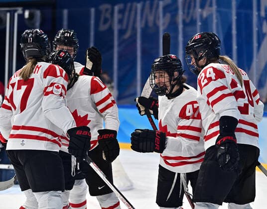 (220208) -- BEIJING, Feb. 8, 2022 -- Athletes of Canada celebrate scoring during the Ice hockey, Eishockey women s preliminary round group A match between Canada and the United States at Wukesong Sports Centre in Beijing, capital of China, Feb. 8, 2022. ) (BEIJING2022)CHINA-BEIJING-OLYMPIC Winter games, Winterspiele,Spiele, Summer games ICE HOCKEY-WOMEN S PRELIMINARY-CANADA VS U.S. (CN) SongxYanhua 