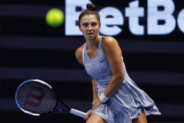 St. Petersburg Ladies Trophy 2022 - Day Two Jaqueline Cristian of Romania returns the ball to Bernarda Pera of United States during the women s singles Round of 32 match of the WTA, Tennis Damen 500 St. Petersburg Ladies Trophy 2022 International Tennis Tournament on February 8, 2022 at the Sibur Arena in Saint Petersburg, Russia. Saint Petersburg Russia  Copyright: xMikexKireevx originalFilename:kireev-stpeters220208_npygz.jpg