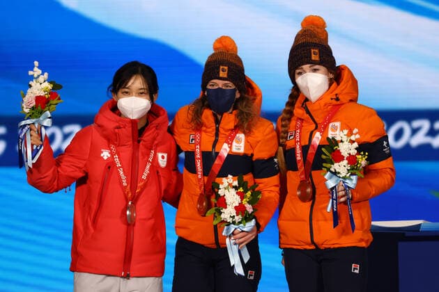 (L-R) Miho Takagi (JPN), Ireen Wust, Antoinette De Jong (NED), FEBRUARY 8, 2022 - Speed skating, Eisschnelllauf : Women s 1500m Medal Ceremony during the Beijing 2022 Olympic Winter games, Winterspiele,Spiele, Summer games at Beijing Medal Plaza in Beijing, China.  (180189848)